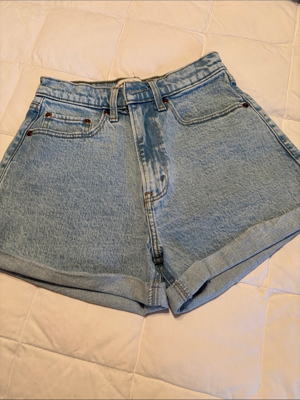 Abercrombie The Mom Short High Rise